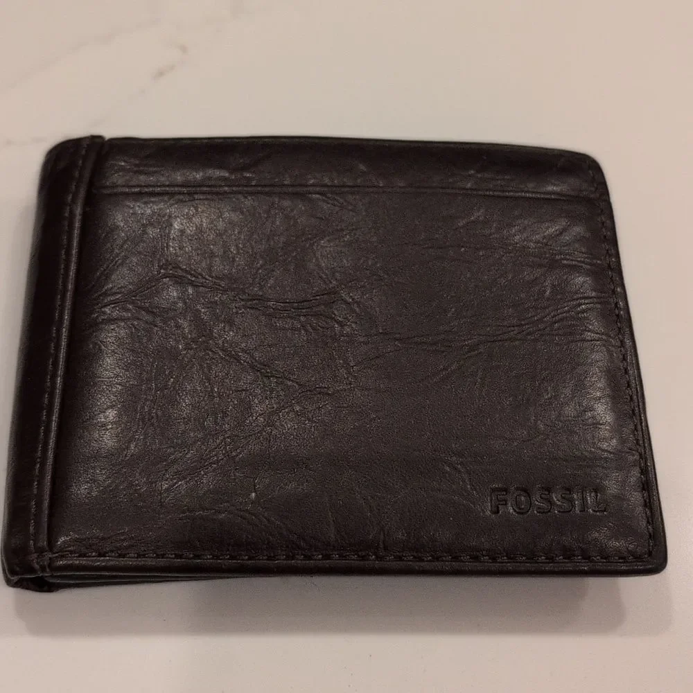 Fossil Men's Dark Brown Leather Bi-fold Wallet Card Holder with Flip ID